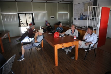 Deelnemers aan de briefing